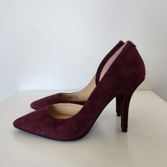 MICHAEL KORS Women's Burgundy Suede Point Toe Pumps, size 5 - Picture 5 of 7